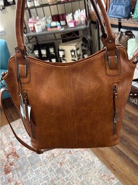 Classic Tan Tote Handbag - Stylish Everyday Carry NWT